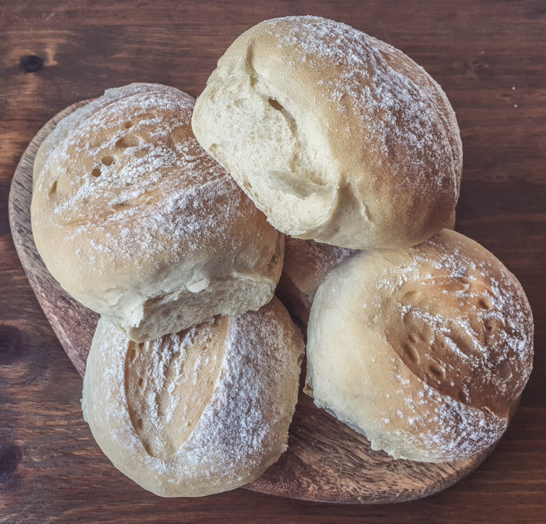 Portuguese Bread Rolls. Papo Secos